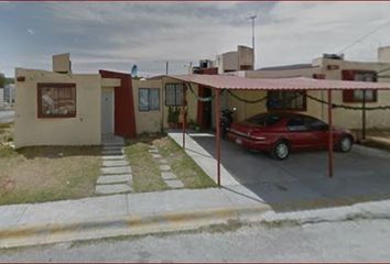 Casa en fraccionamiento en  Blvrd Valle Dorado Fraccionamiento 425, 4 Estaciónes, 45653 Valle Dorado Inn, Jal., México