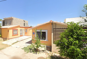 Casa en  Cda. San Arturo, Amistad, 27054 Torreón, Coah., México