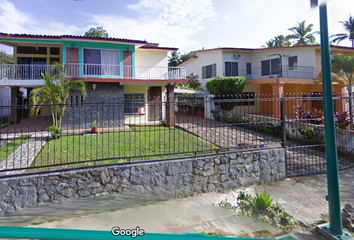Casa en  Paseo De Las Golondrinas, Ixtapa Zihuatanejo, Guerrero, México