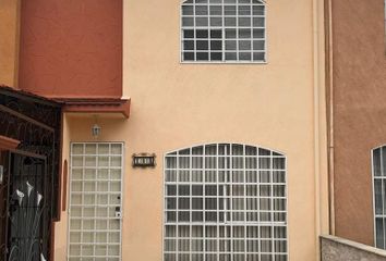 Casa en fraccionamiento en  Paseos Del Valle 3, Calle La Vesana Mz 003, Paseos Del Valle, Capultitlán, Estado De México, México