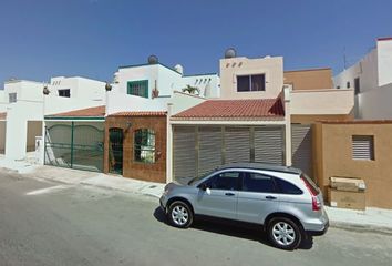 Casa en  Cerrada Paseo De Andalucia, La Toscana, Playa Del Carmen, Quintana Roo, México