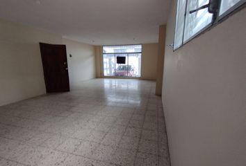 Departamento en  Av Miraflores, Guayaquil, Ecuador