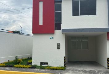 Casa en  Avenida Los Piqueros, Quito, Ecuador