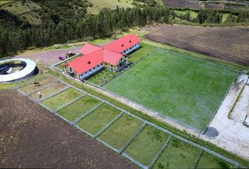 Hacienda-Quinta en  El Inga Alto, Pifo, Quito, Ecuador