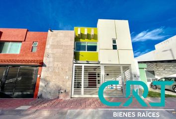 Casa en fraccionamiento en  Centro Comercial Santa Fe, Sierra De Curupira, Hda. Santa Fe, León, Guanajuato, México
