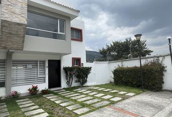 Casa en  La Armenia 2, Quito, Ecuador