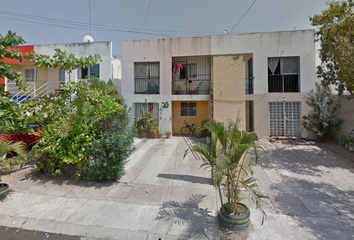 Casa en fraccionamiento en  C. Violeta 59, Jardines Del Sol, 63737 Fraccionamiento Santa Fe, Nay., México