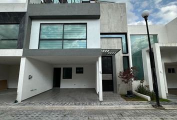 Casa en fraccionamiento en  Residencial Palmas 66, Privada San Jacinto, Santiago Momoxpan, Cholula, Puebla, México