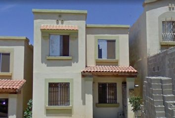 Casa en  Geranio 978, Villa Residencial Del Prado I, Ensenada, Baja California, México