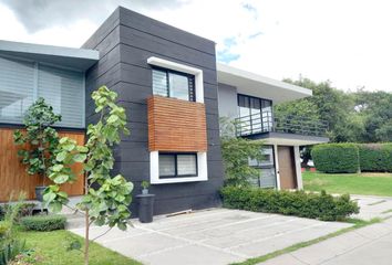 Casa en  Bosque Cedros, Paseo De La Arbolada, Bosques De Santa Anita, San Agustín, Jalisco, México