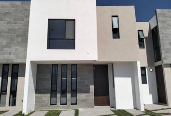 Casa en  Bosques De Santa Rita Residencial, Camino A Santa Rita, San Luis Potosí, México