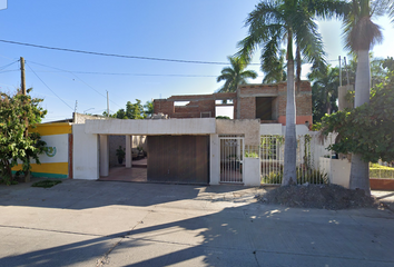 Casa en  Avenida Heriberto Valdez Romero, Colonia Del Bosque, Guasave, Sinaloa, México