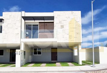 Casa en  Vivanta Residencial, Avenida Niños Heroes, Trojes De Alonso, Aguascalientes, México