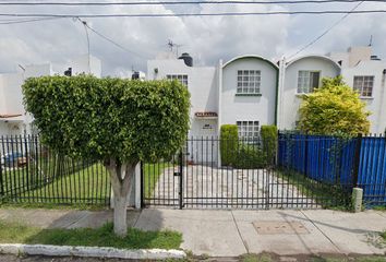 Casa en fraccionamiento en  Av. Camino Real, Valle Real Residencial, Venceremos, Querétaro, México