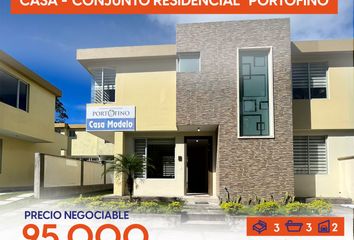 Casa en  Conjunto Habitacional Portofino, Avenida Chone, Santo Domingo, Ecuador