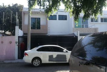 Casa en  Calle Presa De La Angostura, Laboratorio Cfe, Irapuato, Guanajuato, México