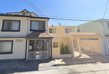 Casa en  De Los Literatos, Universidadotay, Tijuana, Baja California, México