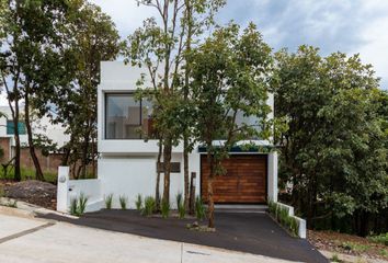 Casa en fraccionamiento en  Paseo Altozano, Avenida Montaña Monarca, Morelia, Michoacán, México