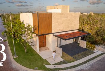Casa en  Vía Cumbres, Avenida Huayacán, Cancún, Quintana Roo, México