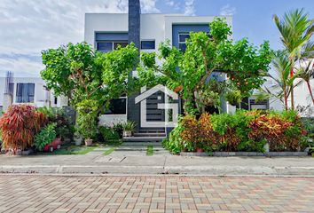 Casa en  Urbanizacion Palermo, Machala, Ecuador