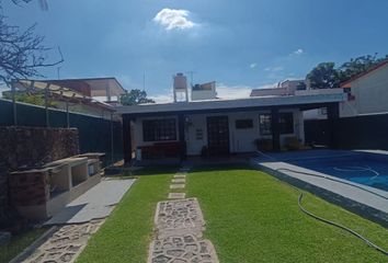 Casa en fraccionamiento en  Jacarandas, Vergeles De Oaxtepec, Oaxtepec, Morelos, México