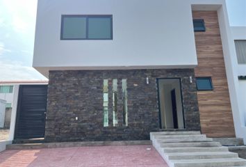 Casa en fraccionamiento en  Casa Fuerte, Santa Anita, Jalisco, México