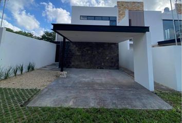 Casa en condominio en  Temozon Norte, Mérida, Yucatán, México