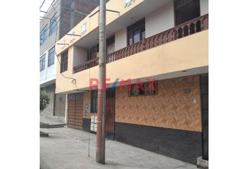 Casa en  Baquijano Y Carrillo 1680, La Esperanza, Perú