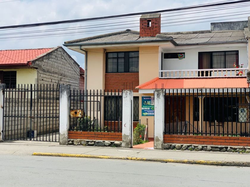 Casa en venta Quinta Chica, Cuenca, Ecuador