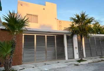 Casa en  Residencial Isla Azul, Avenida Huayacán, Cancún, Quintana Roo, México