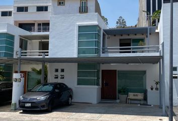 Casa en fraccionamiento en  Cumbres Del Mirador, Avenida Loma Pinal De Amoles, Vista Dorada, Santiago De Querétaro, Querétaro, México