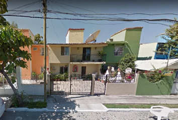 Casa en  Carlos Jongitud Barrios, Fovissste 100, Fluvial Vallarta, Puerto Vallarta, Jalisco, México