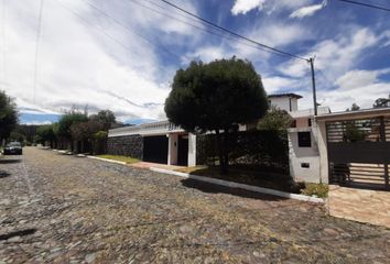 Casa en  Av. De Las Rosas, Sangolquí, Ecuador