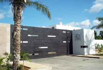 Casa en fraccionamiento en  Calle 27, Cholul, Yucatán, México