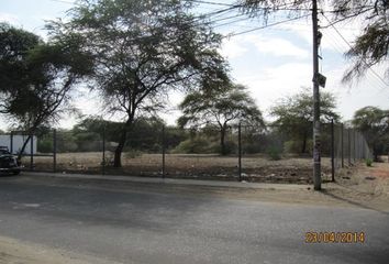 Terreno en  Avenida Fortunato Chirichigno 14-b, Piura, Per