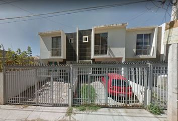 Casa en condominio en  C. El Triángulo 10, La Llave, 45618 San Pedro Tlaquepaque, Jal., México