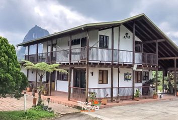Villa-Quinta en  Guatape, Guatapé, Antioquia, Colombia