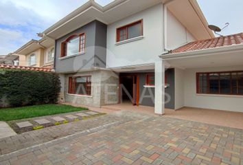 Casa en  Rio Amarillo, Cuenca, Ecuador