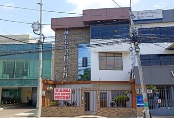 Oficina en  Xg3p+2pj, Av. Reales Tamarindos, Portoviejo, Ecuador