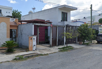 Casa en  Calle Altavista, Colinas Del Parque, Victoria, Tamaulipas, México