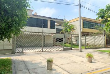 Casa en  Av Del Parque 231, San Isidro, Perú