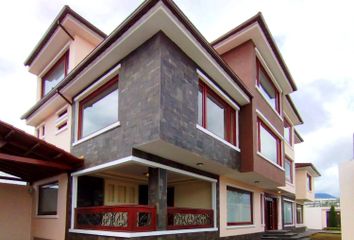 Casa en  Izamba, Ambato