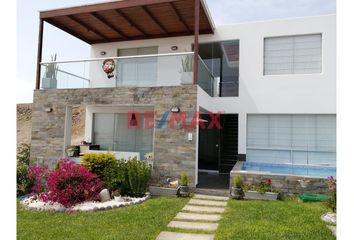Casa en  98x9+vmx San Antonio, Perú