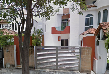 Casa en fraccionamiento en  Flamingos 130, Marina Vallarta, Puerto Vallarta, Jalisco, México
