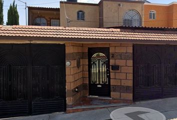 Casa en  Calle Benedictinos 2, Mision De San Carlos, Candiles, Querétaro, México