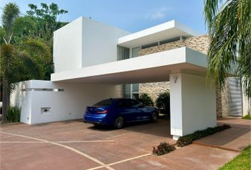 Casa en  Manantiales De Cocoyoles, Calle 88, Mérida, Yucatán, México