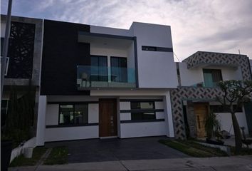 Casa en  Boulevard Valle Imperial, La Periquera, Nuevo México, Jalisco, México