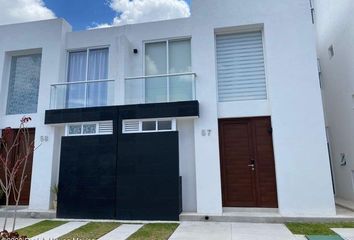 Casa en  Zákia Querétaro, Paseos De Zakia Poniente, Santiago De Querétaro, Querétaro, México