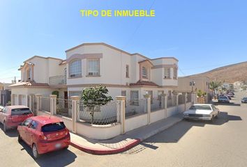 Casa en  Lago Chaira 499, Valle Dorado, Ensenada, Baja California, México