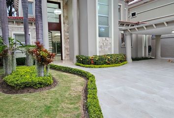 Casa en  Urbanización Laguna Del Sol, Samborondón, Ecuador